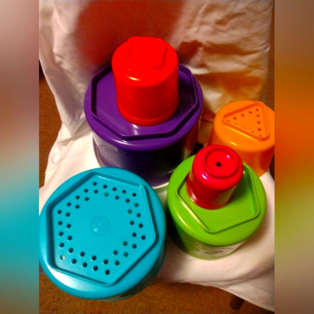 Tupperware brand Nesting bucket educational toy